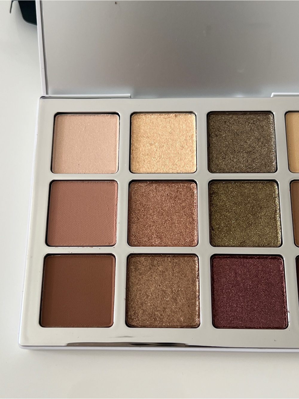 Makeup By Mario Ethereal Eyes Eyeshadow Palette: Nature - Picture 9 of 11